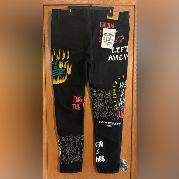 NWT Lifted Anchors City Hall Graffiti Print men’s size 42